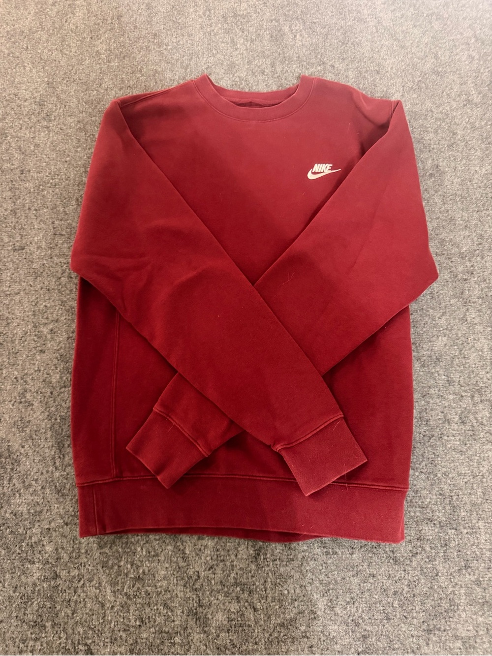 Nike Men's Crewneck Sweatshirt in Burgundy